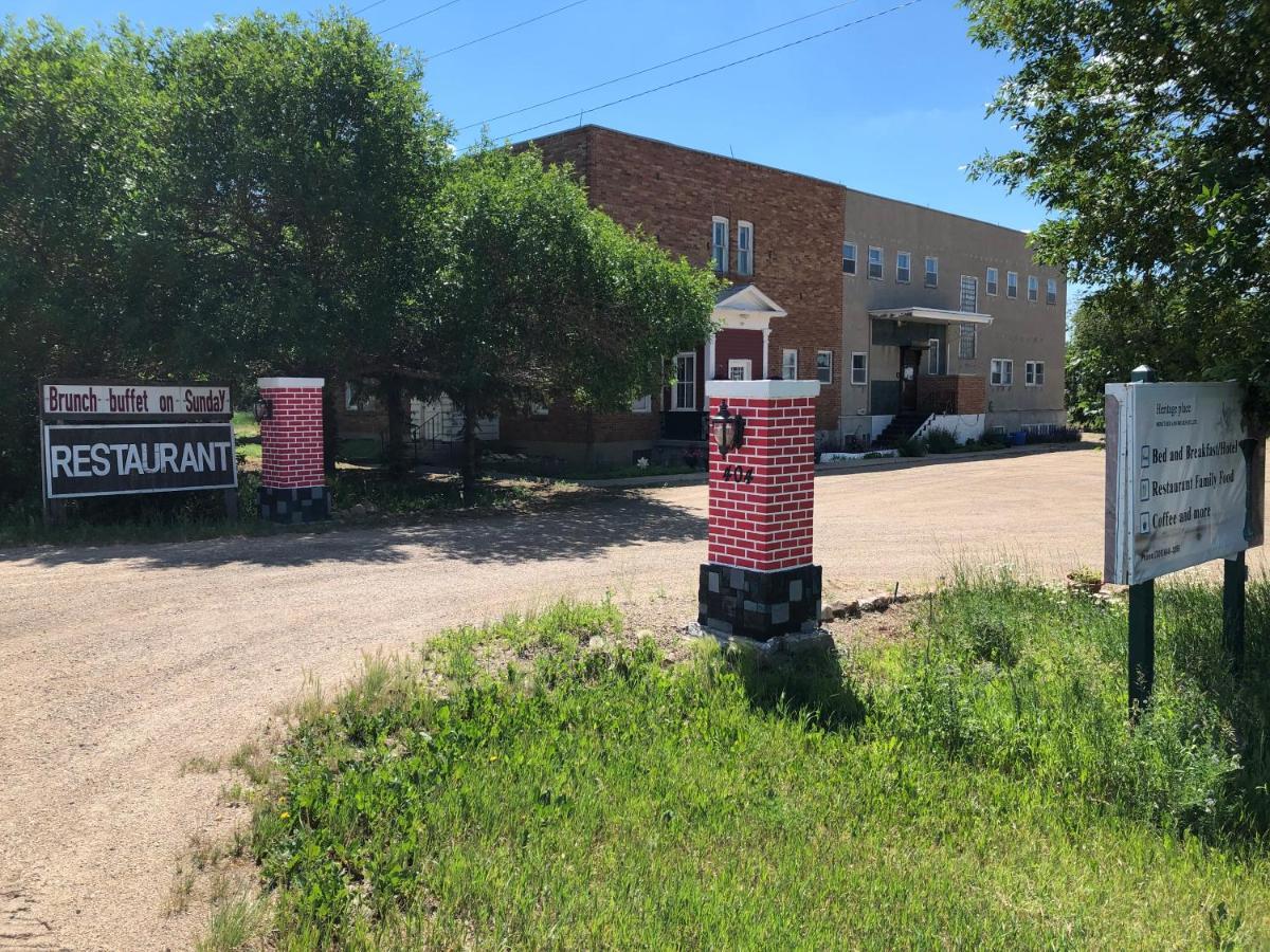 Heritage Place Hotel Gravelbourg Exterior foto